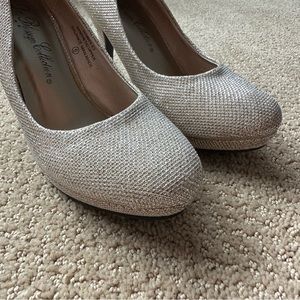 Gold High Heels, Sparkle, De Blossom Collection, Like New, Size 6, Wedding Heels